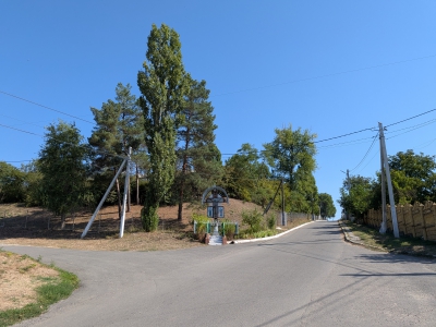 MD, Raionul Hînceşti, Satul Fundul Galbenei, Intersectie in sat