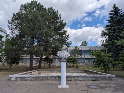 MD, Orasul Chişinău, Colegiul UTM, Monument