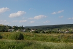 Vedere spre sat de pe drumul republican R44