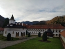 Vedere in curtea Mănăstirii Brâncoveanu