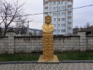 Monument lui Ștefan cel mare la Primăria Sîngera 