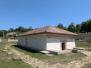 Bisericii semi îngropata