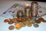 Bancnote,Monede,Euro,Dolari,Centi,Grafic